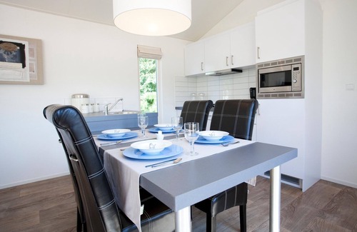 Velsen-Zuid Chalet De Ski | Bonito chalet cerca del campo de golf en un parque de vacaciones
