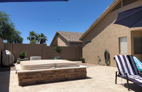 San Tan Valley Maison | Grand golf, piscine privée. Prenez la voiturette de golf pour le dîner. Réservez maintenant pour 2020