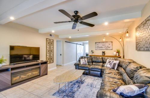 Spanish Gardens Revised Appartement | Golf, Shop and Hike Youngtown Hideaway!