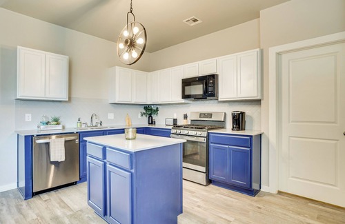 Edmond Maison | Golf, Swim, Relax: Oklahoma Ranchland Retreat