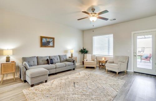 Edmond Maison | Golf, Swim, Relax Oklahoma Ranchland Retreat