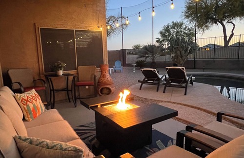 San Tan Valley Maison | Golfer's Paradise!!!-On Johnson Ranch Golf Course with pool!