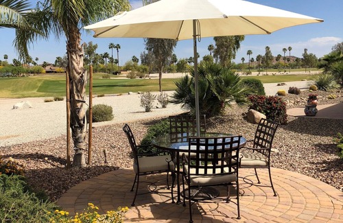 Eleven Mile Corner Maison | Golfers' Dream Home - on a Double Fairway with Golf Cart Included