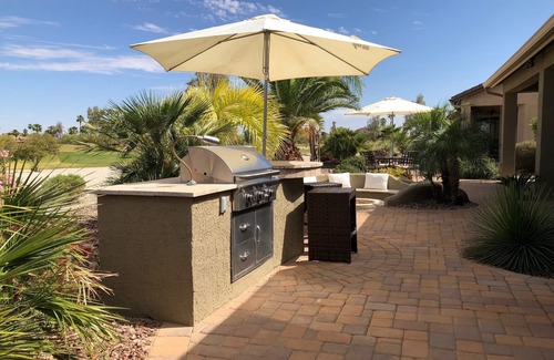 Eleven Mile Corner Maison | Golfers' Dream Home - on a Double Fairway with Golf Cart Included
