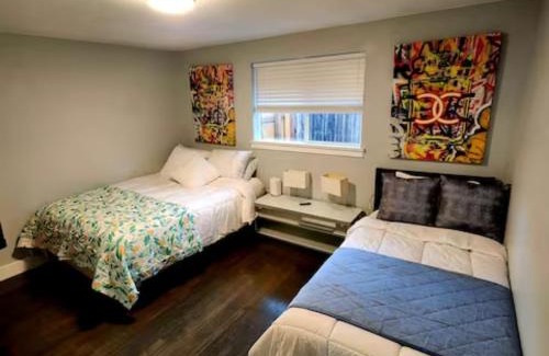 Scenic Heights Maison | Golfers Dream! Sweet NW location.