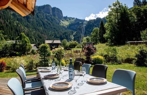 Les Prodains Chalet De Ski | This chalet is a 4 bedroom(s), 2.5 bathrooms, located in Morzine, Auvergne-Rhône-Alpes.