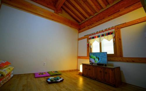 Gongju Maison | Gongju honghwigwan guesthouse