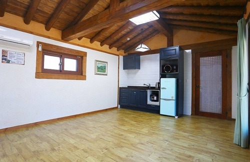 Pudo-gol Maison | Gongju Sangsin Heuljip Pension