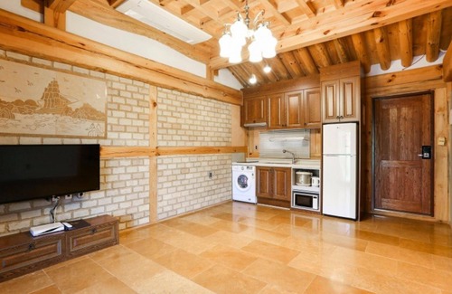 Gyeryong Maison | Gongju Solhyang Pension