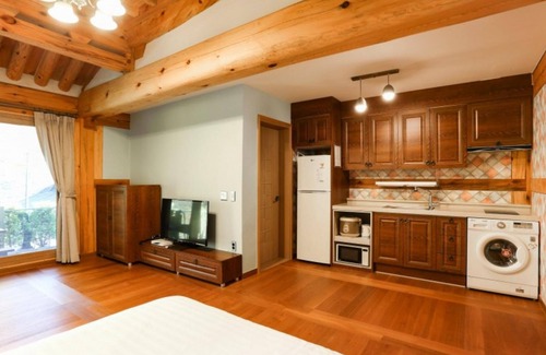 Gyeryong Maison | Gongju Solhyang Pension