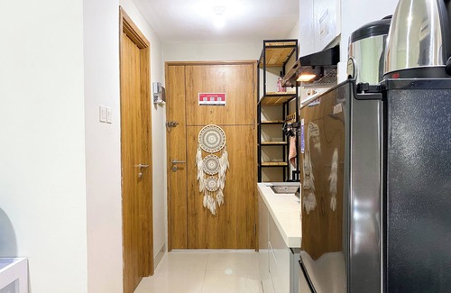 Duren Sawit Appartement | Good And Homey Studio At Gateway Park Lrt City Bekasi Apartment