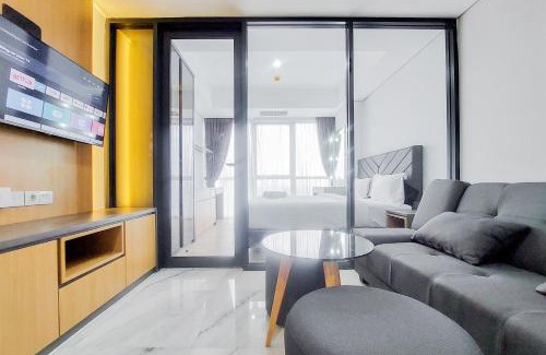 Pinang Appartement | Good and Restful 1BR at The Smith Alam Sutera Apartment By Travelio