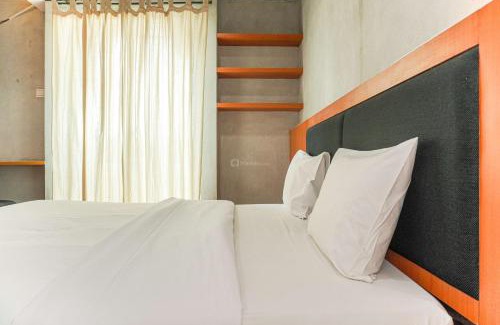 Kampung Bali Appartement | Good Deal and Comfortable 1BR The Boulevard Apartment By Travelio