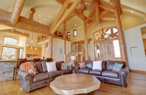 Three Peaks Maison | Good Elevations on Two Cabins Drive home