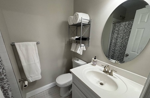 Seabrook Maison | Good Luck Home- FULL HOME 28 Min from DC