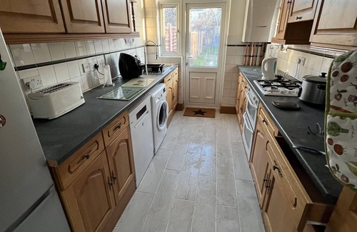 Redbridge Maison | Good sized family home awaits for you to enjoy