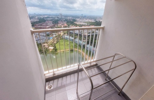 Pinang Appartement | Good Studio Near Binus At Pacific Garden Apartment