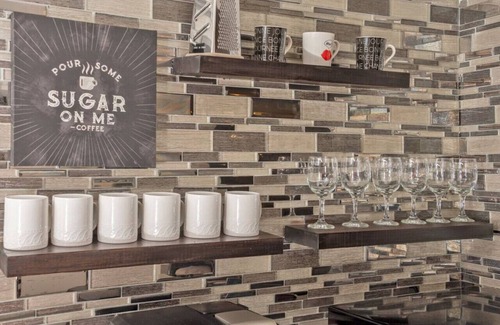 Milwood Maison | 'Good Vibes Roll' Pet-friendly! Near Domain!