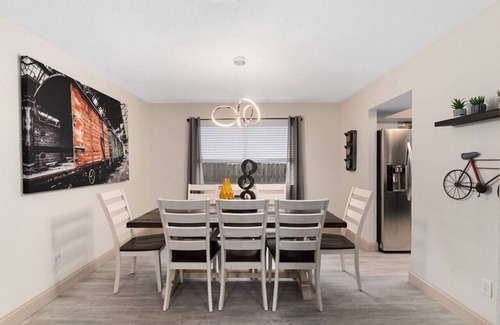 Milwood Maison | 'Good Vibes Roll' Pet-friendly! Near Domain!