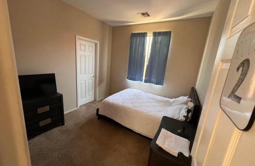 Palm Valley Maison | Goodyear Cul-de-sac Room 2