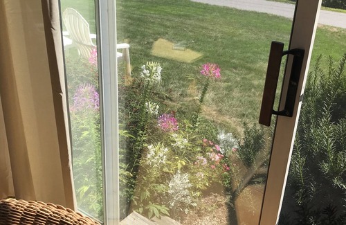 Kennebunkport Cottage | Plage Goose Rocks 3BR-2 Ba, disponible. 5 / 20-24, 5 / 28-6 / 1, 9 / 22-9 / 28, 9 / 28-10 / 5, +