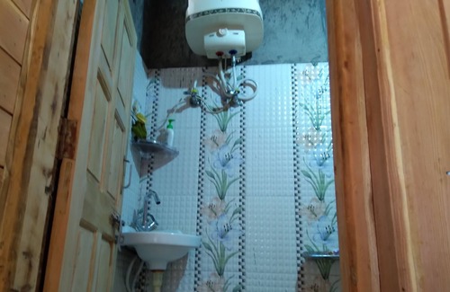 Chakrata Maison | Handaik Apple Homestay