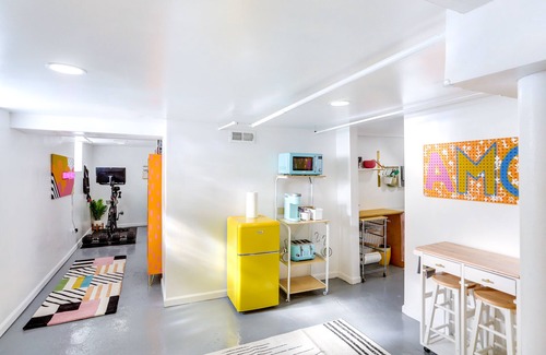 Detroit - Shoreway Appartement | Gordon Square Studio ~ 4 Mi to Downtown Cleveland!
