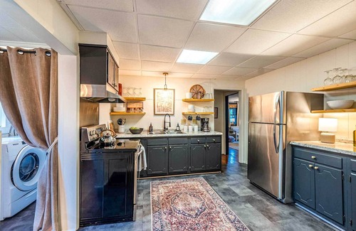 Summerlee Maison | Gorge Getaway near ACE | Fire Pit & BBQ