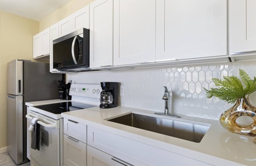 Waikiki Copropriété | Gorgeous 1 Bdrm Waikiki Banyan Partial Ocean View T1