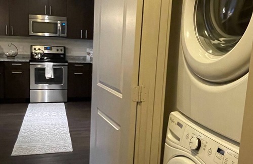 Swampscott Copropriété | Gorgeous 2 Bed apartment w/ clean & modern Decor.