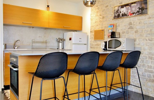 Old North Appartement | MAGNIFIQUE APPARTEMENT DE 2 CHAMBRES AVEC BALCON SOLEIL & VUE MER DANS UN EMPLACEMENT TOP!