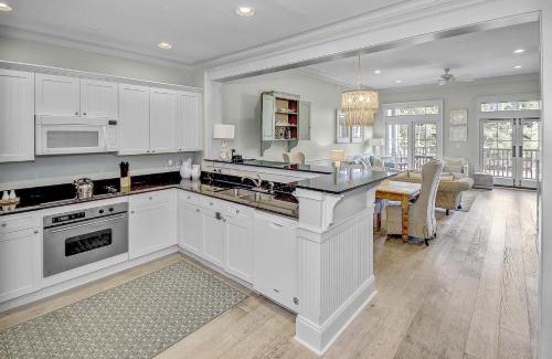 Beach District Appartement | Gorgeous 2BR WaterColor Condo 6 WaterColor Blvd #203 Steps to Beach Club condo