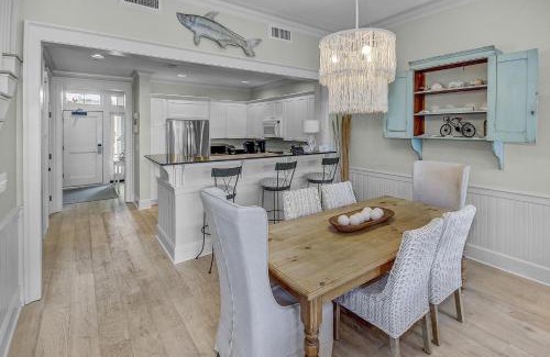 Beach District Appartement | Gorgeous 2BR WaterColor Condo 6 WaterColor Blvd #203 Steps to Beach Club condo