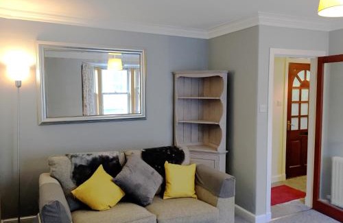 Dunbar Appartement | Gorgeous 3 bedroom Dunbar Serviced Apartment