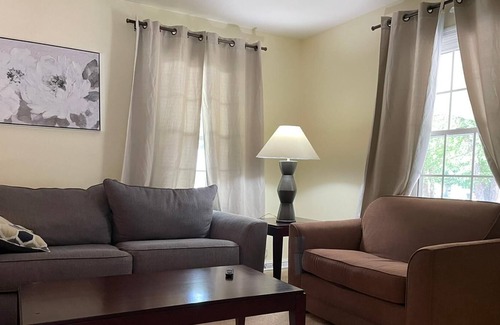Wilson Maison | Gorgeous 3-BR home in Wilson