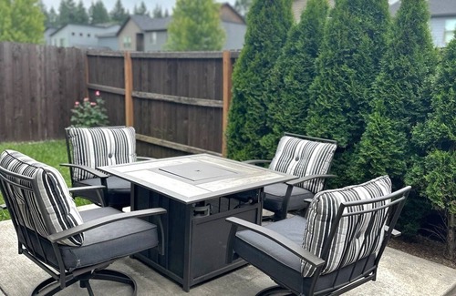 Hockinson Maison | Gorgeous 3Br/2.5ba home in a quiet neighborhood with walking path & park.