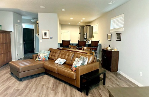 Hockinson Maison | Gorgeous 3Br/2.5ba home in a quiet neighborhood with walking path & park.