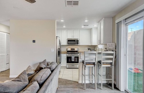Enterprise Maison | Relaxing Home Near Las Vegas Strip & Raiders Stadium w/ King Ideal for Long Stay