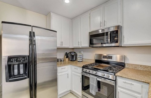 Enterprise Maison | Relaxing Home Near Las Vegas Strip & Raiders Stadium w/ King Ideal for Long Stay