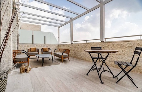 Jerusalem City Centre Appartement | Gorgeous 4 bdm Penthouse, Haneviim court