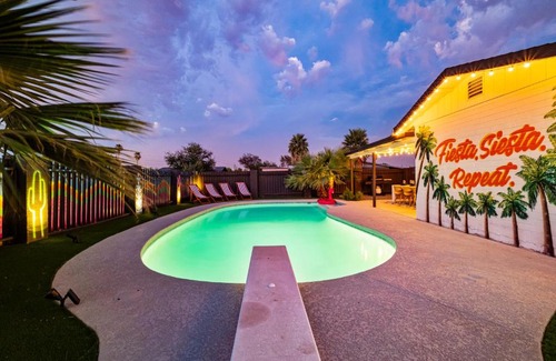 North Mountain Maison | Gorgeous 4-bed home with Golf, Pool, & Hot Tub!
