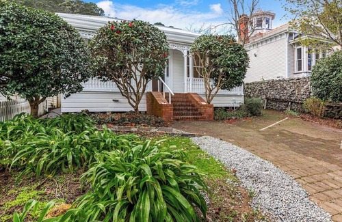 Mount Eden Maison | Gorgeous 4BR Mt Eden Retreat Villa