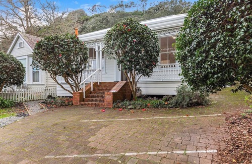 Mount Eden Maison | Gorgeous 4BR Mt Eden Retreat Villa