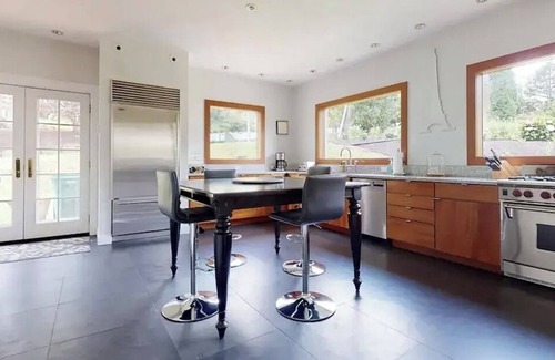 Chestnut Hill Maison | Gorgeous 5 bed Historic Boston Home