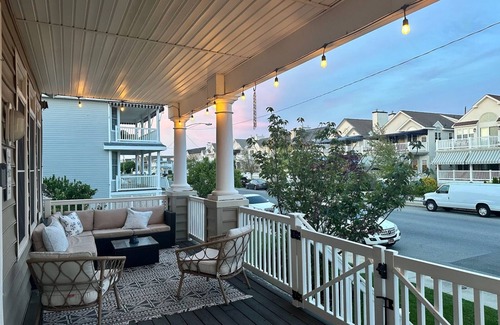 North End Copropriété | Gorgeous 5BR 3BA home, close to beach, town + playground; full linen service