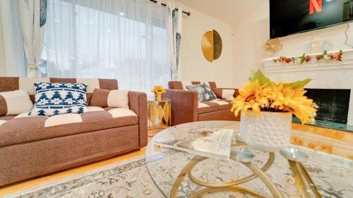 Oxon Hill Maison | Gorgeous 5BR & 3BA Spacious Home 2 minutes from MGM