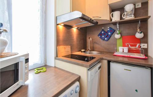 Arromanches-les-Bains Appartement | Gorgeous Apartment In Arromanches