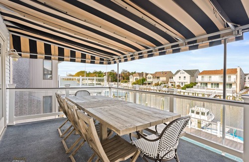 Riviera Maison | Magnifique propriété Bay Front avec glissement de bateau et piscine