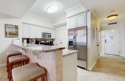 Sandestin Copropriété | Gorgeous beachfront condo, shared pool& hot tub, and beach access