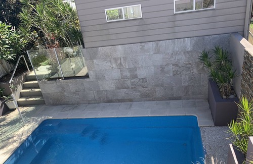 Redhead Maison | Gorgeous beachside location, modern spacious with easy stroll beaches and cafes.